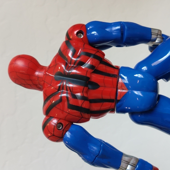 Spiderman Action Figure - Picture 5 of 8